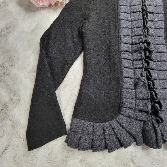 A Giannetti 100% Boiled Wool Two Tone Ruffle Accent Full Zip Sweater Size M - Picture 6 of 10